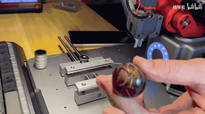 7356878694284380160.gif