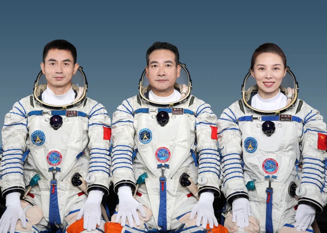 天游平台注册地址热搜第一！中国空间站首位女航天员是位“80后”，17岁成为飞行员，要为女儿摘星星