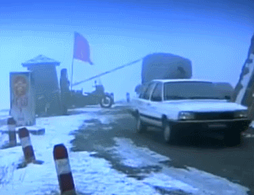 8273548991078764544.gif