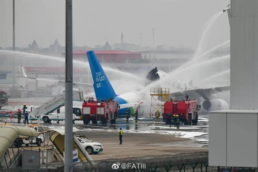 天游平台注册地址杭州机场一俄货机起飞时失火断成两截，涉事机型全球数量极少，民航工作组已开始调查