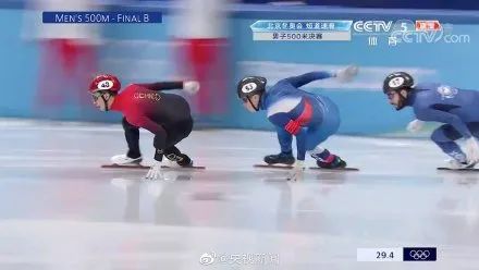 天游平台注册地址这一幕，看哭了！老将范可新亲吻冰面！时隔12年，中国姑娘再登领奖台，男子500米B组决赛，武大靖排名第1