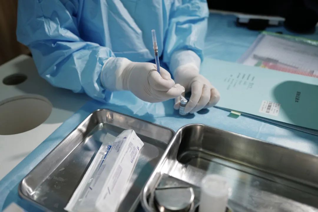 天游平台注册地址全球首支奥密克戎变异株灭活疫苗临床试验第一针在杭州完成接种！