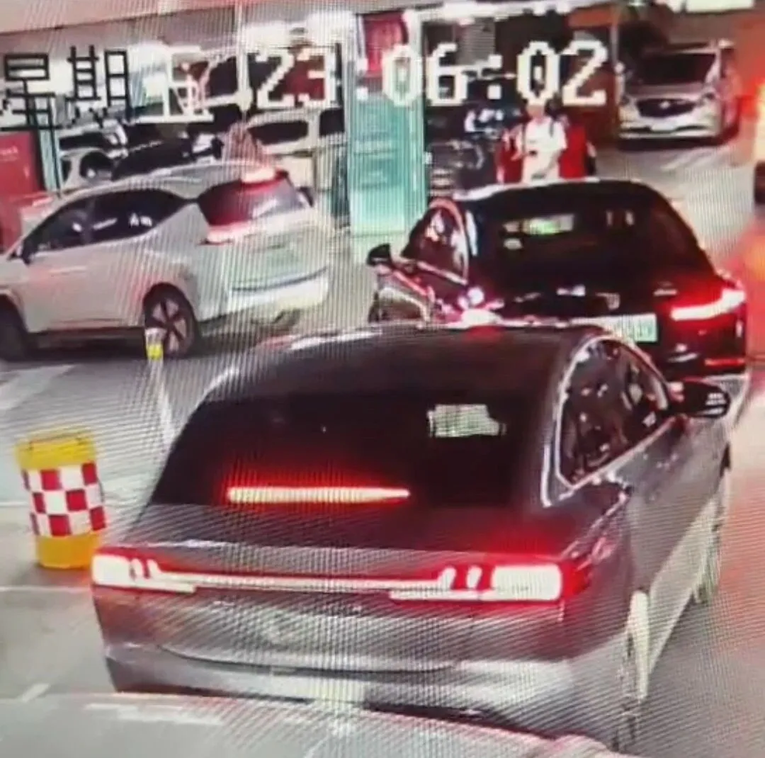 “叫的白色特斯拉，来的灰色比亚迪”，网约车司机换马甲接单，还威胁乘客！上海警方：已对驾驶员开展抓捕，平台道歉：赔偿500元 (http://www.pckjsb.cn/) caij 第1张