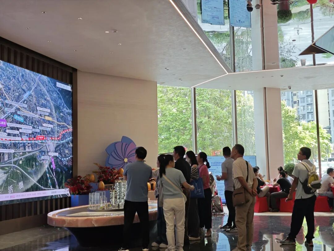 深圳楼市新政效果立竿见影，有楼盘“第一天就成交十余套”！购房者：四五百万元的房子，公积金可贷近300万元 (http://www.999law.cn/) caij 第5张