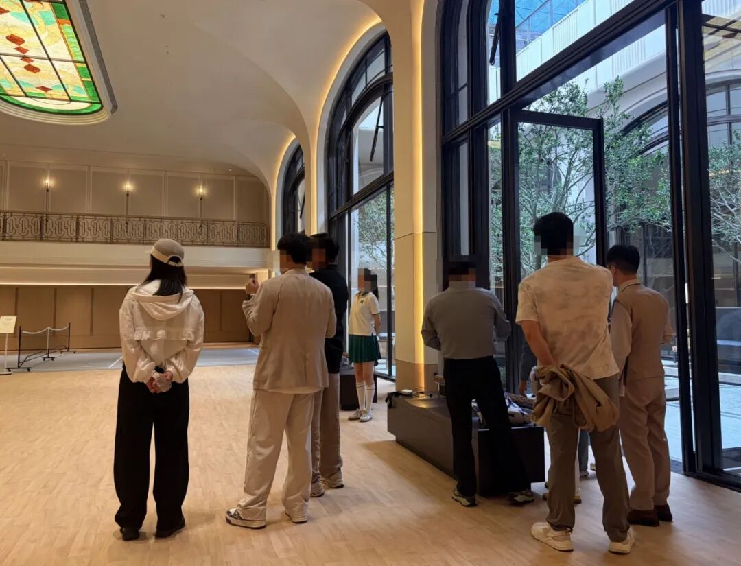 实探国庆假期上海楼市：全家三代人一起看房、签合同，有项目3天销售额已超2亿元 (http://www.chichengjiaxiao.cn/) caij 第1张