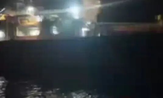 两艘伊朗油轮在霍尔木兹海峡附近遇袭！沙特媒体：预计伊朗今天回应美国方案，通航“已近在咫尺”；目前约2万船员和1500艘船被困波斯湾 (http://www.chichengjiaxiao.cn/) caij 第2张