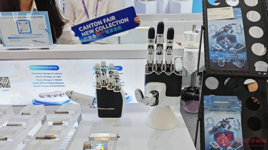 广交会首日，这些“新面孔”杀疯了：张雪机车展位成了打卡点，安防无人机“隐形冠军”扎进消费级赛道⋯⋯ (http://www.hilij.com/) p 第4张