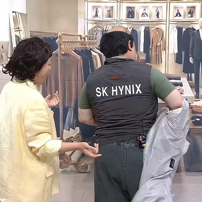 SK海力士人均将分320万元：员工地位超越医生律师；CPU三巨头年内市值增6.4万亿元；美伊连续两天在霍尔木兹海峡交火 | 一周国际财经 (http://www.photoreceiver.com/) newsx 第3张