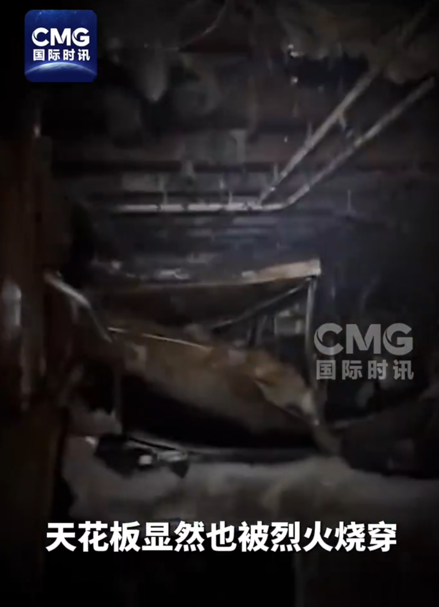 美媒曝光“福特”号航母火灾后画面：比美军公布的严重得多，“天花板都被烧穿了，床架焦黑扭曲”！水兵：我真以为要失去这艘船了 (http://www.kingbaby.com.cn/) wap 第1张