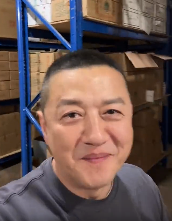 张雪宣布捐赠嫣然“加码”：将冠军奖杯、签名帽子一起赠送！喊话李亚鹏：用途你定，我信你！称赛车起拍价40万，有点寒酸，所以加码 (http://www.photoreceiver.com/) wap 第6张