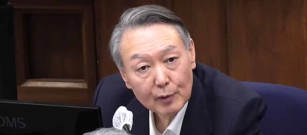 尹锡悦涉嫌免费收受舆论调查服务案，特检组要求判刑4年 (http://www.999law.cn/) caij 第1张