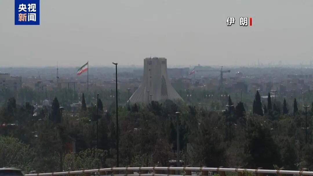 又动手了！伊朗炮艇开火，一集装箱船严重受损！特朗普支持率已降至33%，美财长：将继续“经济狂怒行动”，伊朗油井将在数天内关闭 (http://www.hilij.com/) p 第3张