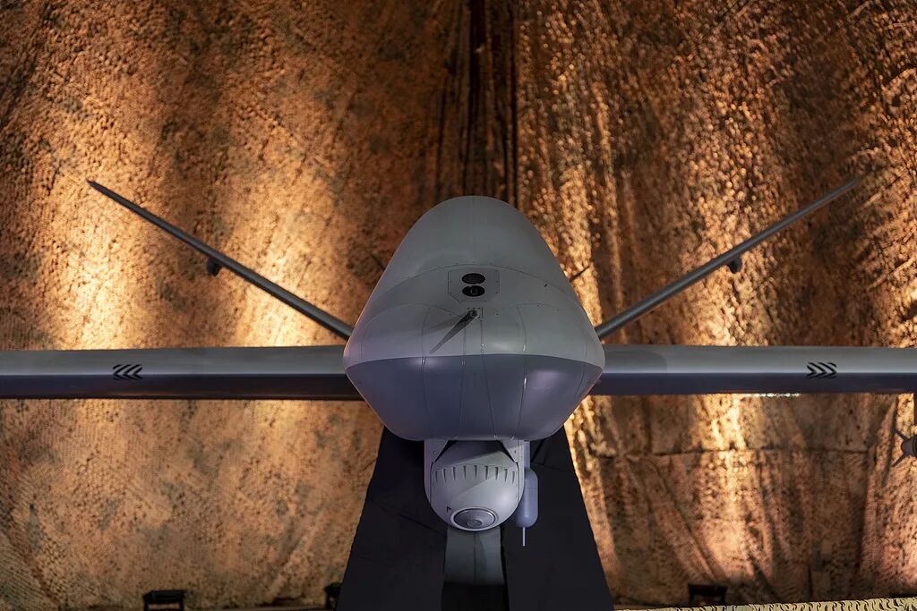 伊朗称击落C-130运输机！美媒称2架运输机救援时发生故障“被困”，已被美军炸毁！美国全球调拨隐身巡航导弹，伊朗追踪美以战机手段被曝光 (http://www.paipi.cn/) wap 第2张