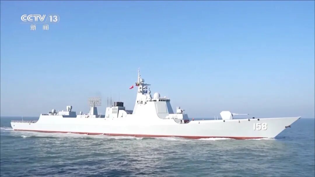 中国军舰穿越国际水道，引发外媒关注！专家：完全符合国际法，“航母等军舰不可能宅在家里” (http://www.hilij.com/) p 第2张