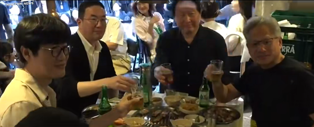 黄仁勋与韩国三名商界大佬聚会：吃辣椒、学紫苏叶包肉，LG集团会长负责烤肉！黄仁勋还向市民发零食，喊话：所有人都爱上HBM (http://armanice.com/) wap 第3张