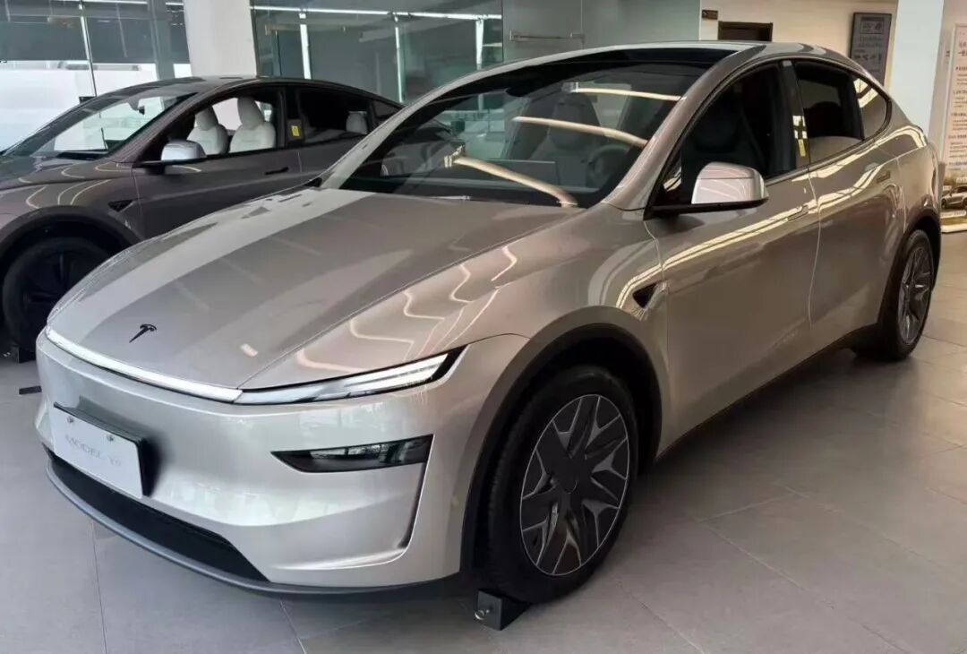 超33万元买的Model Y L“屁股”塌了，多名车主懵了：提车才1年！特斯拉维修人员：有今年交付的也出现类似问题，具体原因尚未明确 (http://www.kingbaby.com.cn/) wap 第5张