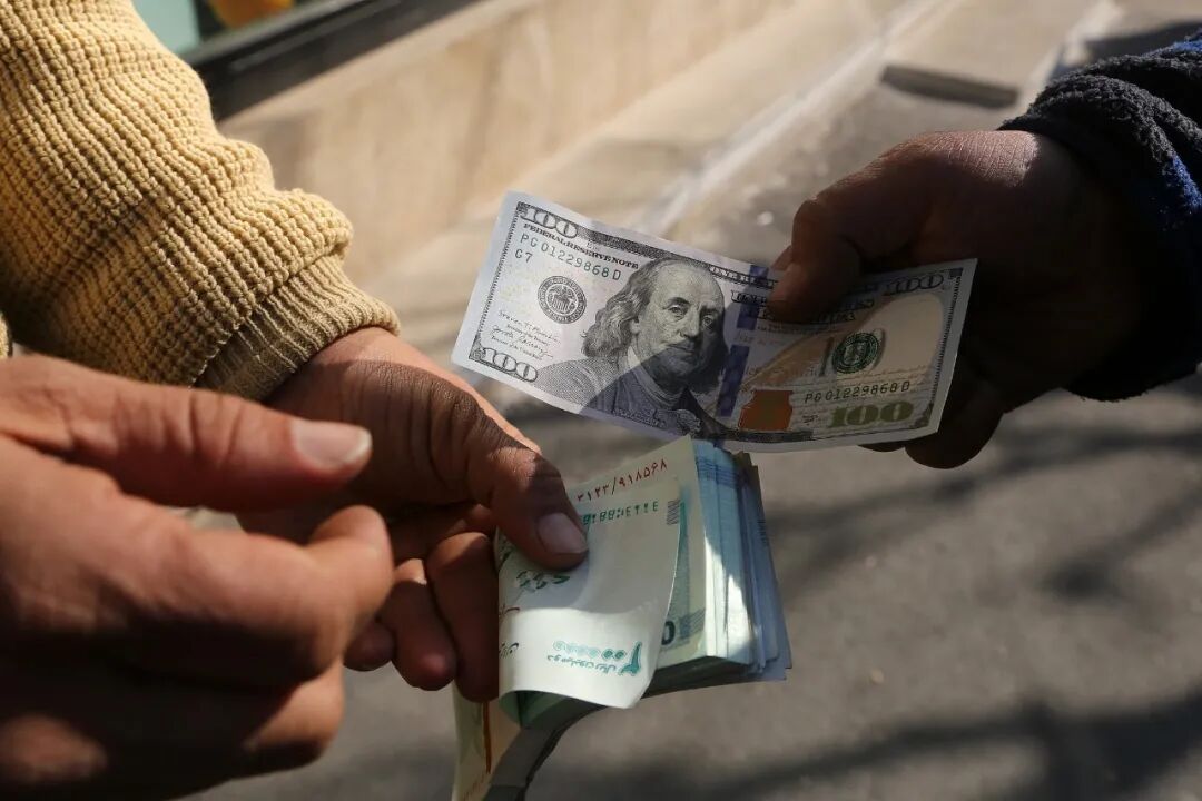 伊朗货币汇率跌至历史新低：1美元可换181万里亚尔！上月发行1000万面值新钞 (http://www.photoreceiver.com/) oks 第1张