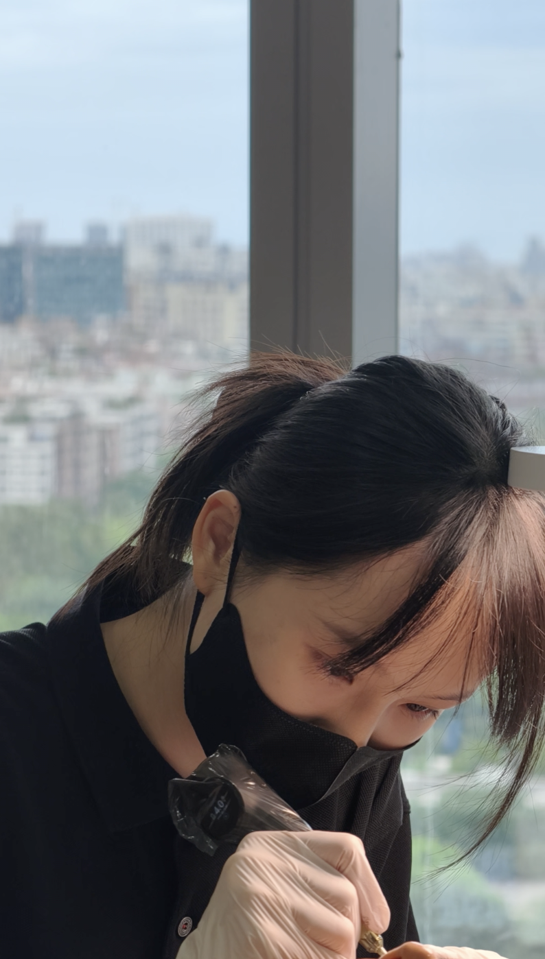 清华女硕士毕业做纹眉师一年，最高月入10万元！妈妈曾哭着反对，本人回应：“把知识应用到实际工作中就不算浪费学历” (http://www.kingbaby.com.cn/) wap 第7张