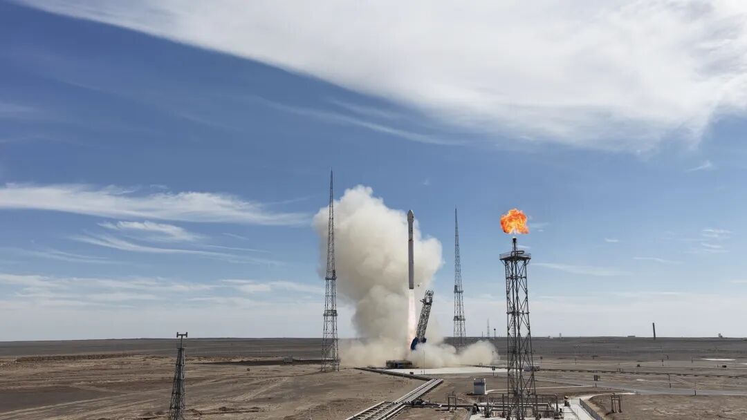 朱雀二号改进型遥六运载火箭发射成功，送“千帆”与“移动”双星入轨 (http://armanice.com/) wap 第1张