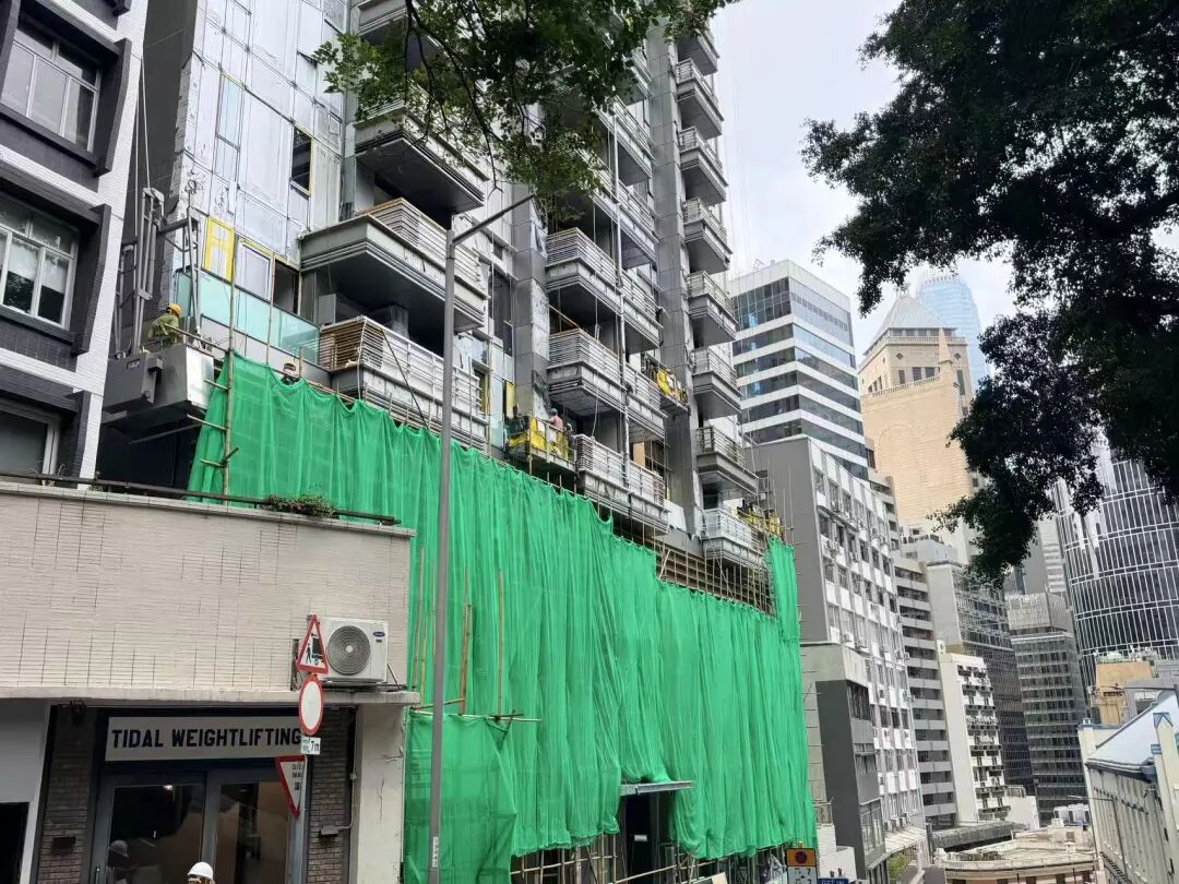 香港楼市火了！内地买家挤爆：有人赶早班飞机专门去买房，买完就走，有人3天定下过亿豪宅 (http://armanice.com/) wap 第2张