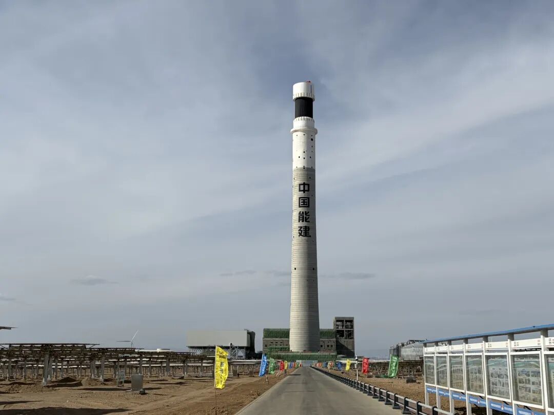 新疆到重庆，0.007秒！戈壁滩绿电多到用不完，有时4分钱1度也没人要，如何送出去？2.4万面定日镜等正发力，川渝度夏将不愁了 (http://dinkfamily.com/) wap 第5张