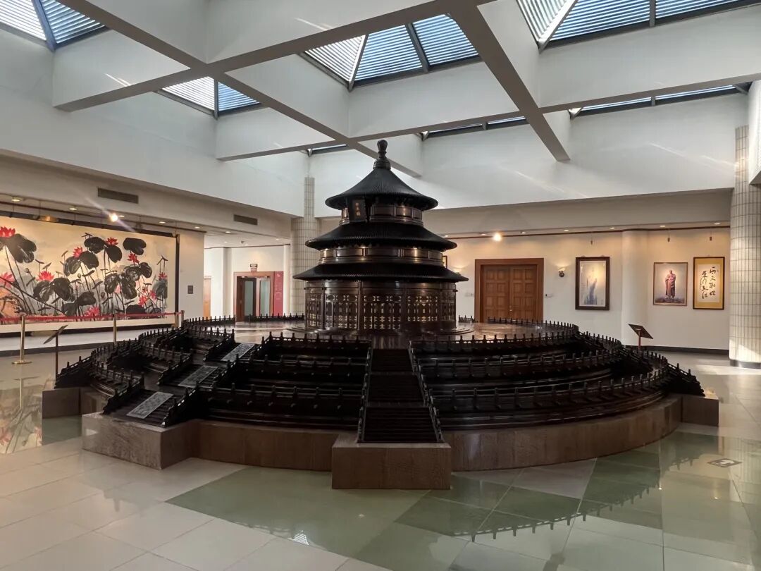 与“唐僧”迟重瑞携手36载，陈丽华走了！她白手起家缔造470亿元财富，曾是中国女首富，兴建长安俱乐部，改造金宝街，还修紫檀宫作博物馆 (http://www.paipi.cn/) wap 第5张