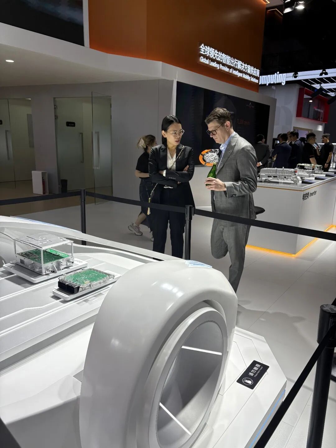 霍尔木兹战火下，中东客商涌进北京车展抢货：划掉“丰田”们，狂订中国车 (http://www.hilij.com/) p 第6张