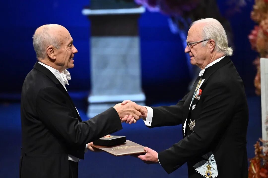 专访诺奖经济学家彼得・豪伊特:AI难帮到CEO,却能救普通人,但你要做好一生多次转岗的准备 caij 第2张-赤诚资讯 专访诺奖经济学家彼得・豪伊特:AI难帮到CEO,却能救普通人,但你要做好一生多次转岗的准备 (http://www.chichengjiaxiao.cn/) caij 第2张