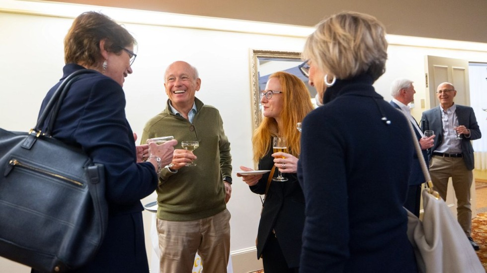 专访诺奖经济学家彼得・豪伊特:AI难帮到CEO,却能救普通人,但你要做好一生多次转岗的准备 caij 第4张-赤诚资讯 专访诺奖经济学家彼得・豪伊特:AI难帮到CEO,却能救普通人,但你要做好一生多次转岗的准备 (http://www.chichengjiaxiao.cn/) caij 第4张