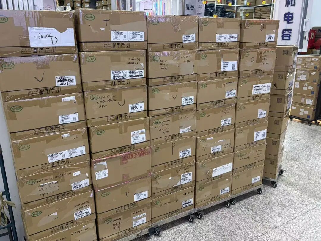 缺货潮扩散！黄金之后，“电子工业大米”又开始被爆炒！记者调查：一天一价，甚至一小时一价！商家纷纷跨界，“外面也有资金进来扫货” (http://armanice.com/) wap 第1张