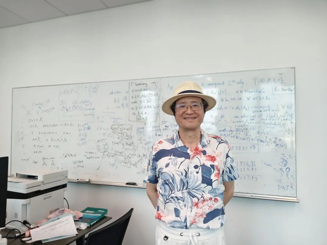 王虹、邓煜冲击菲尔兹奖,中国籍数学家有望首次登顶,二人为北大同窗 wap 第5张-婴之杰 王虹、邓煜冲击菲尔兹奖,中国籍数学家有望首次登顶,二人为北大同窗 (http://www.kingbaby.com.cn/) wap 第5张
